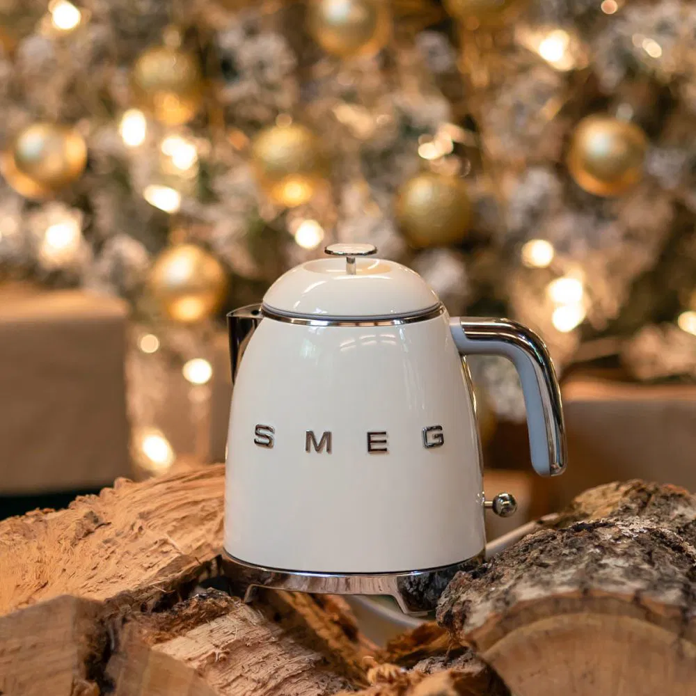 Bouilloire Smeg en action